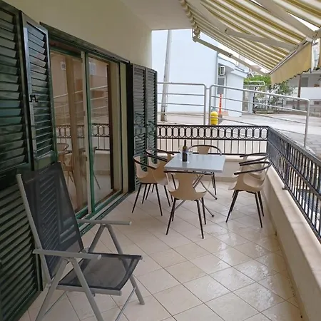 Apartamento Pineto Makarska